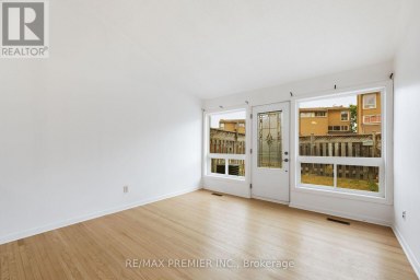 82 - 248 JOHN GARLAND BOULEVARD Toronto (West Humber-Clairville) Ontario photo 6
