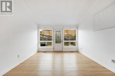 82 - 248 JOHN GARLAND BOULEVARD Toronto (West Humber-Clairville) Ontario photo 7