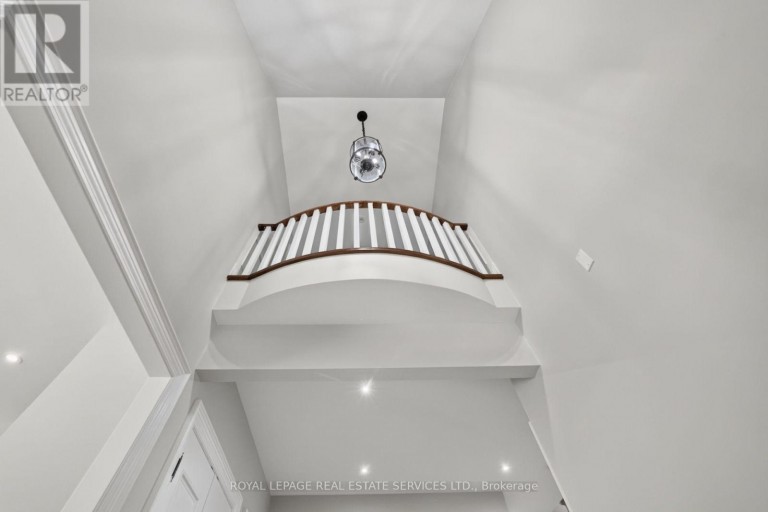 503 MEADOW WOOD ROAD, Mississauga (Clarkson), Ontario, L5J2S4