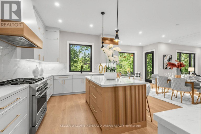 160 LAWRENCE AVENUE, Richmond Hill (Harding), Ontario, L4C1Z5