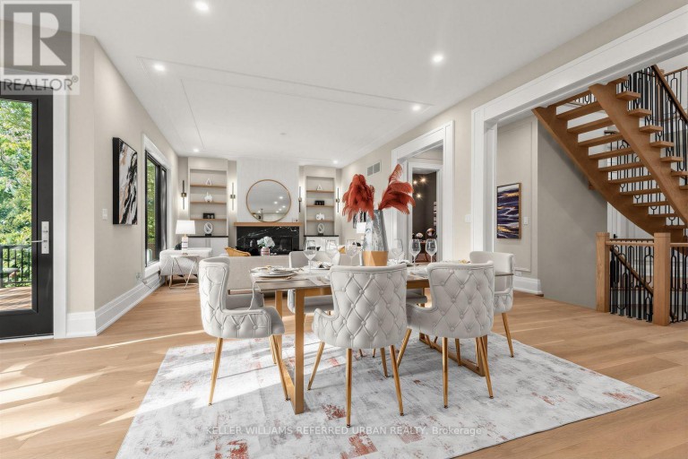 160 LAWRENCE AVENUE, Richmond Hill (Harding), Ontario, L4C1Z5