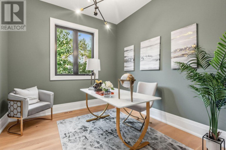 160 LAWRENCE AVENUE, Richmond Hill (Harding), Ontario, L4C1Z5