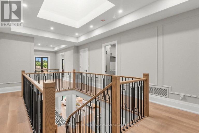160 LAWRENCE AVENUE, Richmond Hill (Harding), Ontario, L4C1Z5