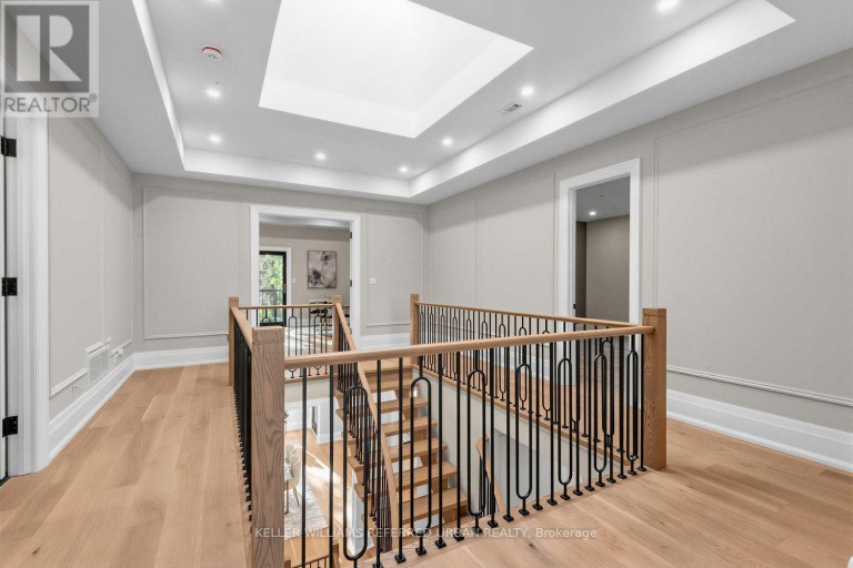 160 LAWRENCE AVENUE, Richmond Hill (Harding), Ontario, L4C1Z5