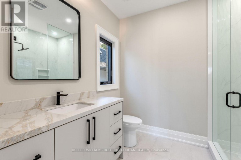 160 LAWRENCE AVENUE, Richmond Hill (Harding), Ontario, L4C1Z5