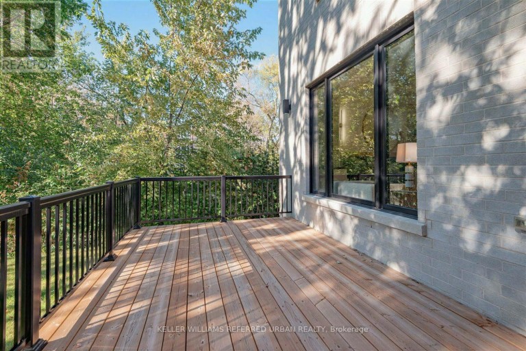 160 LAWRENCE AVENUE, Richmond Hill (Harding), Ontario, L4C1Z5