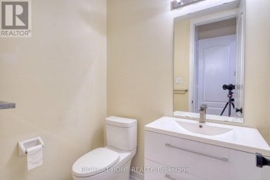 171 MAURIER BOULEVARD Vaughan (Patterson) Ontario photo 16