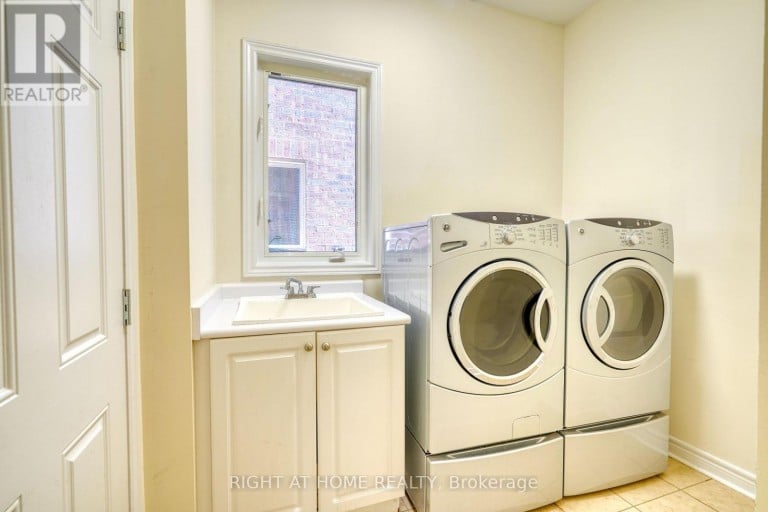 171 MAURIER BOULEVARD, Vaughan (Patterson), Ontario, L6A0V2