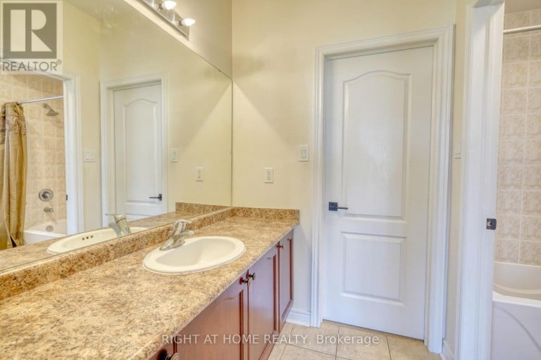 171 MAURIER BOULEVARD, Vaughan (Patterson), Ontario, L6A0V2