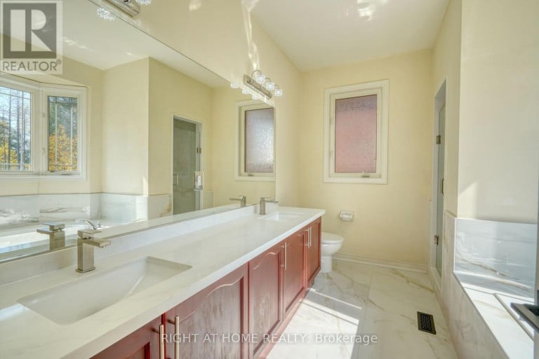 171 MAURIER BOULEVARD, Vaughan (Patterson), Ontario, L6A0V2