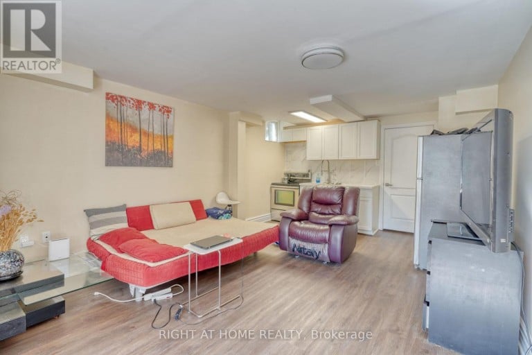 171 MAURIER BOULEVARD, Vaughan (Patterson), Ontario, L6A0V2