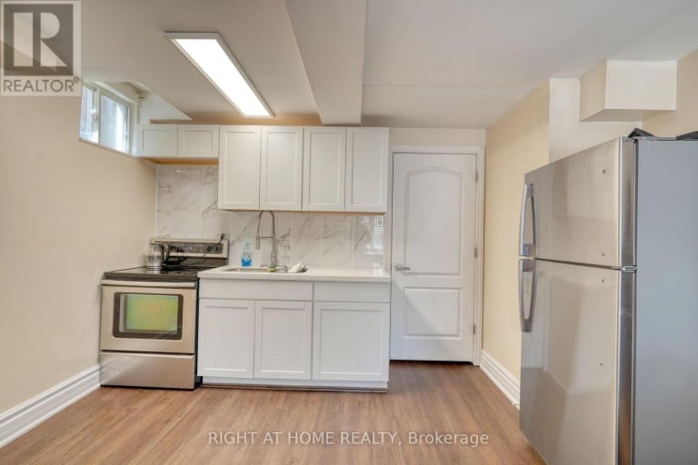 171 MAURIER BOULEVARD, Vaughan (Patterson), Ontario, L6A0V2