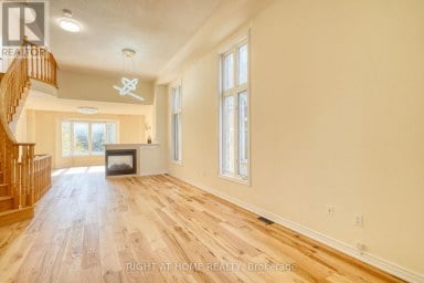 171 MAURIER BOULEVARD Vaughan (Patterson) Ontario photo 4