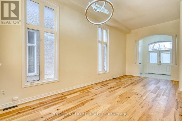 171 MAURIER BOULEVARD, Vaughan (Patterson), Ontario, L6A0V2