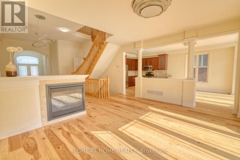 171 MAURIER BOULEVARD, Vaughan (Patterson), Ontario, L6A0V2