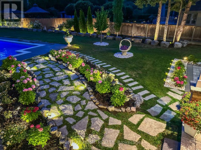 10 YONGEVIEW AVENUE, Richmond Hill (South Richvale), Ontario, L4C7A4