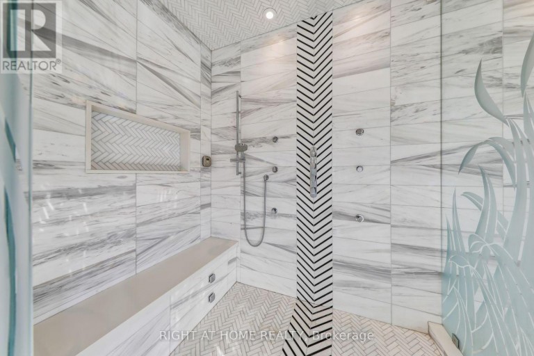 10 YONGEVIEW AVENUE, Richmond Hill (South Richvale), Ontario, L4C7A4