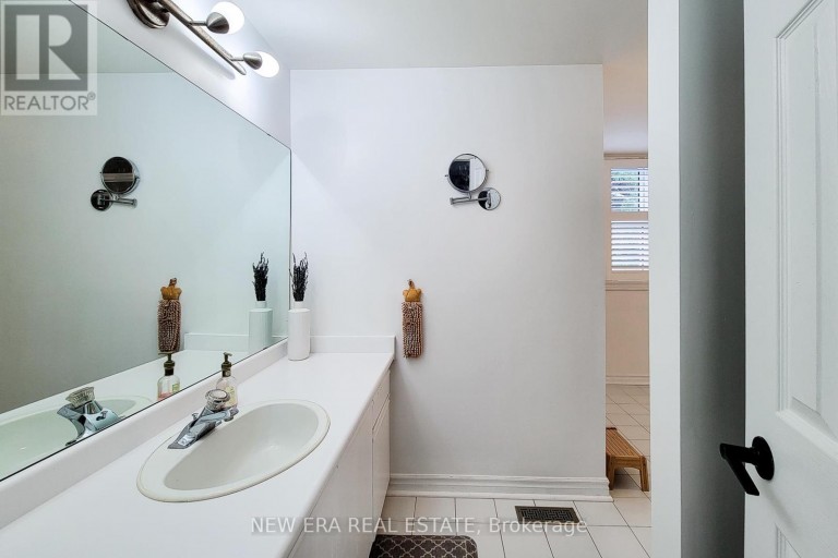 29 WOODSIDE SQUARE, Pelham (Fonthill), Ontario, L3E0M7
