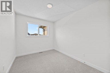 21522 Sheriff King Street SW Calgary Alberta photo 39