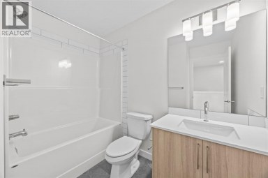 21522 Sheriff King Street SW Calgary Alberta photo 41