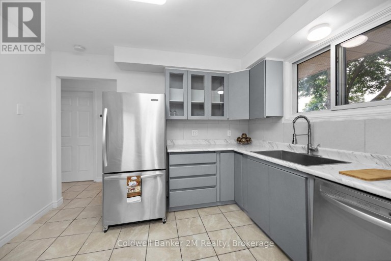 152 TAUNTON ROAD W, Oshawa (Samac), Ontario, L1G3T3