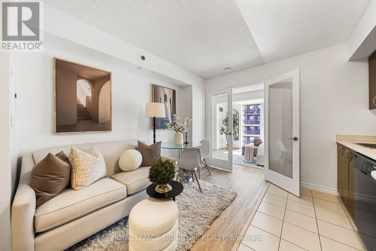 721 - 35 SARANAC BOULEVARD, Toronto (Englemount-Lawrence), Ontario, M6A2G4
