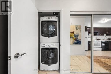 721 - 35 SARANAC BOULEVARD Toronto (Englemount-Lawrence) Ontario photo 10