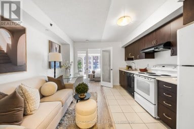 721 - 35 SARANAC BOULEVARD Toronto (Englemount-Lawrence) Ontario photo 2