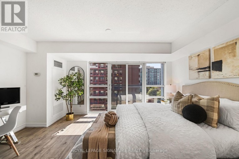 721 - 35 SARANAC BOULEVARD, Toronto (Englemount-Lawrence), Ontario, M6A2G4