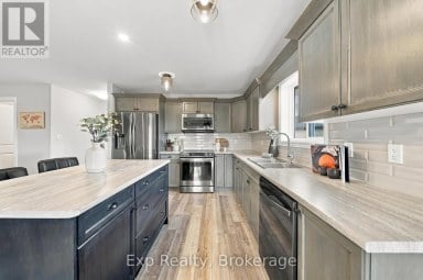 14 LEHTINEN CRESCENT Belleville (Belleville Ward) Ontario photo 12