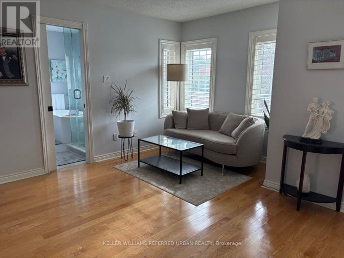 63 OATLANDS CRESCENT, Richmond Hill (Mill Pond), Ontario, L4C9P2