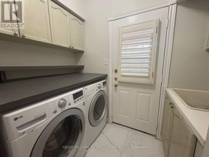 63 OATLANDS CRESCENT, Richmond Hill (Mill Pond), Ontario, L4C9P2