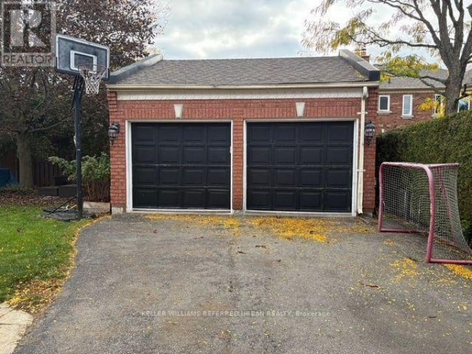 63 OATLANDS CRESCENT, Richmond Hill (Mill Pond), Ontario, L4C9P2