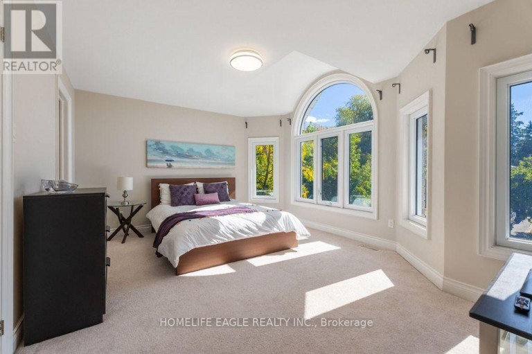 118 MAY AVENUE, Richmond Hill (North Richvale), Ontario, L4C3S6