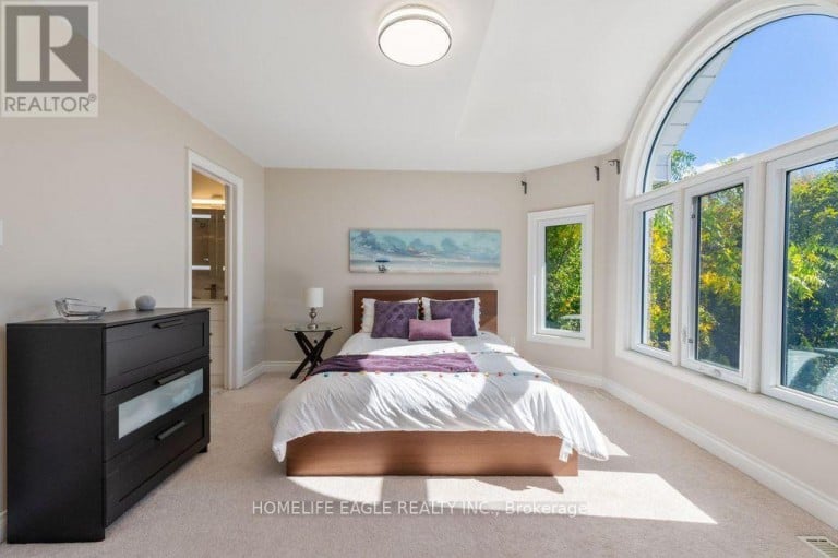 118 MAY AVENUE, Richmond Hill (North Richvale), Ontario, L4C3S6