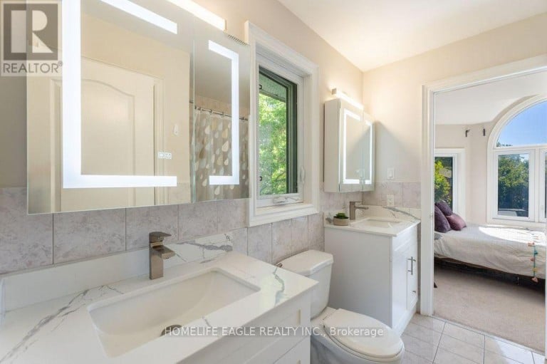 118 MAY AVENUE, Richmond Hill (North Richvale), Ontario, L4C3S6