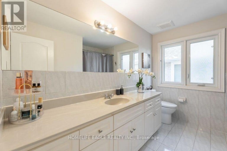 118 MAY AVENUE, Richmond Hill (North Richvale), Ontario, L4C3S6