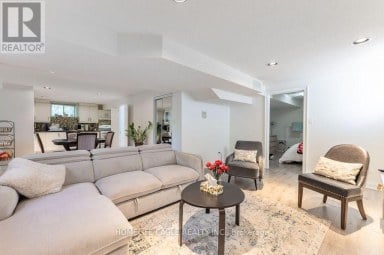 118 MAY AVENUE Richmond Hill (North Richvale) Ontario photo 24