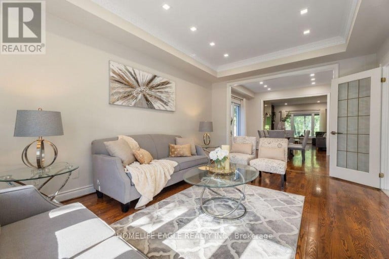 118 MAY AVENUE, Richmond Hill (North Richvale), Ontario, L4C3S6