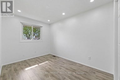 24 TARA CRESCENT Thorold (Confederation Heights) Ontario photo 25