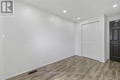 24 TARA CRESCENT Thorold (Confederation Heights) Ontario photo 26