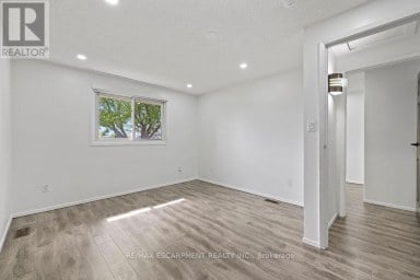 24 TARA CRESCENT Thorold (Confederation Heights) Ontario photo 28