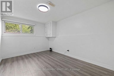 24 TARA CRESCENT Thorold (Confederation Heights) Ontario photo 6