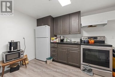 24 TARA CRESCENT Thorold (Confederation Heights) Ontario photo 9