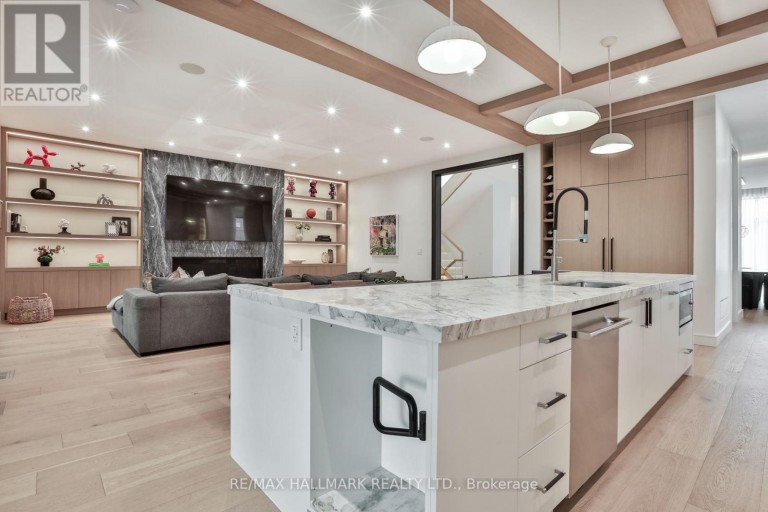 14 RISA BOULEVARD, Toronto (Yorkdale-Glen Park), Ontario, M6B1S3