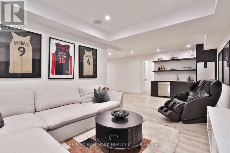 14 RISA BOULEVARD, Toronto (Yorkdale-Glen Park), Ontario, M6B1S3