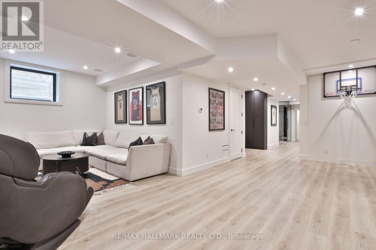 14 RISA BOULEVARD, Toronto (Yorkdale-Glen Park), Ontario, M6B1S3