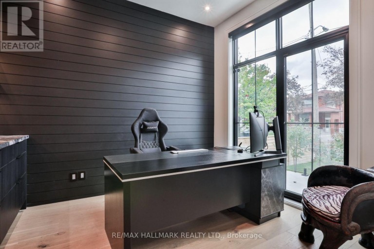 14 RISA BOULEVARD, Toronto (Yorkdale-Glen Park), Ontario, M6B1S3