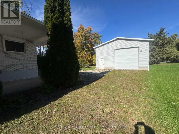 20 ROSS AVENUE, Quinte West (Murray Ward), Ontario, K8V0N4