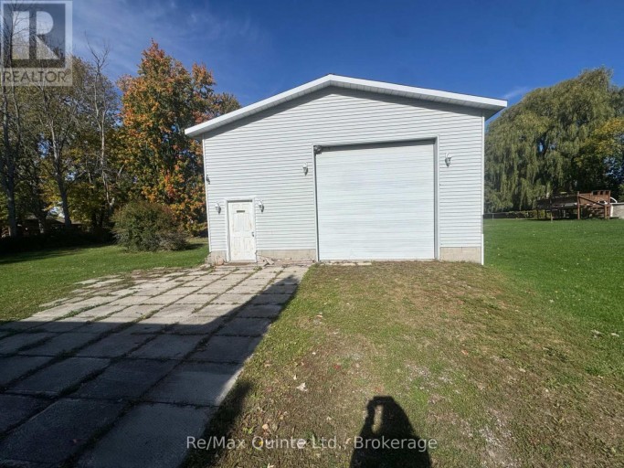 20 ROSS AVENUE, Quinte West (Murray Ward), Ontario, K8V0N4